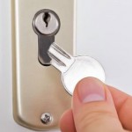 enlever une clé cassée dans une serrure